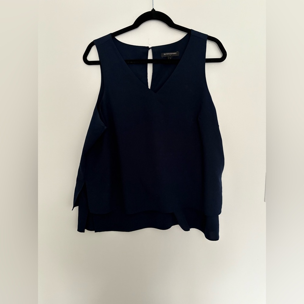 Banana Republic Women’s Navy Sleeveless Top - US L